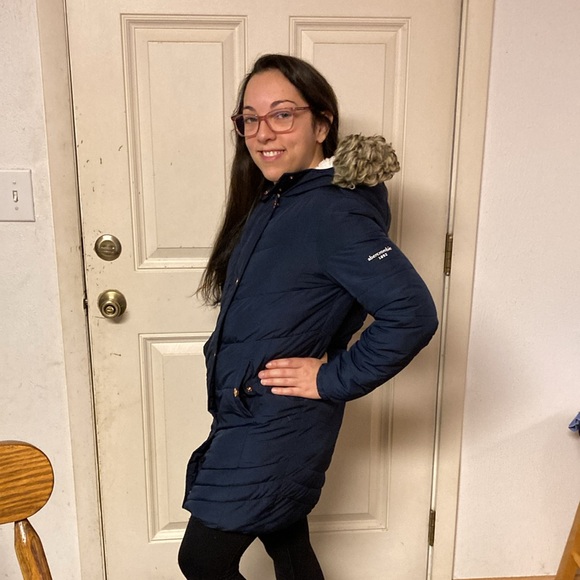 Abercrombie navy coat. - Picture 3 of 7